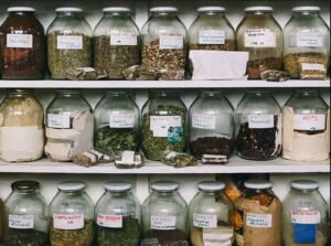 Allopathy vs Herbal The Real Difference ایلوپیتھک بمقابلہ ہربل